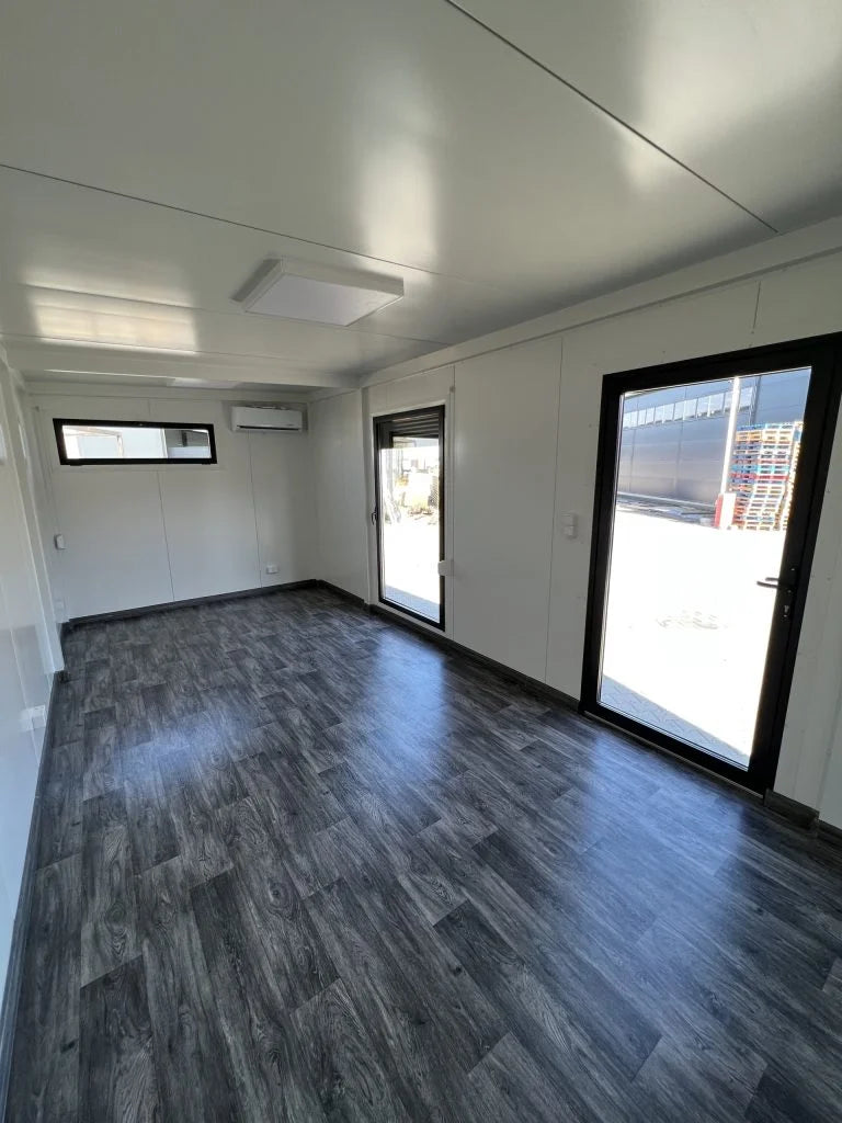 Contenedor de oficina 800cm x 300cm