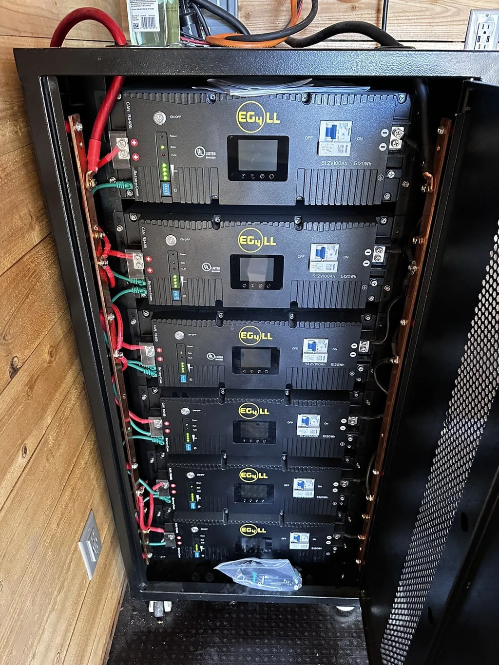 Contenedor de 20 pies oficina solar off grid
